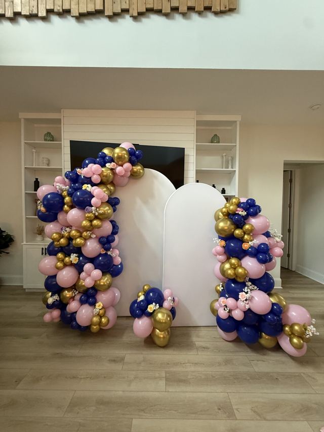 Balloon decor by Luxeballoon